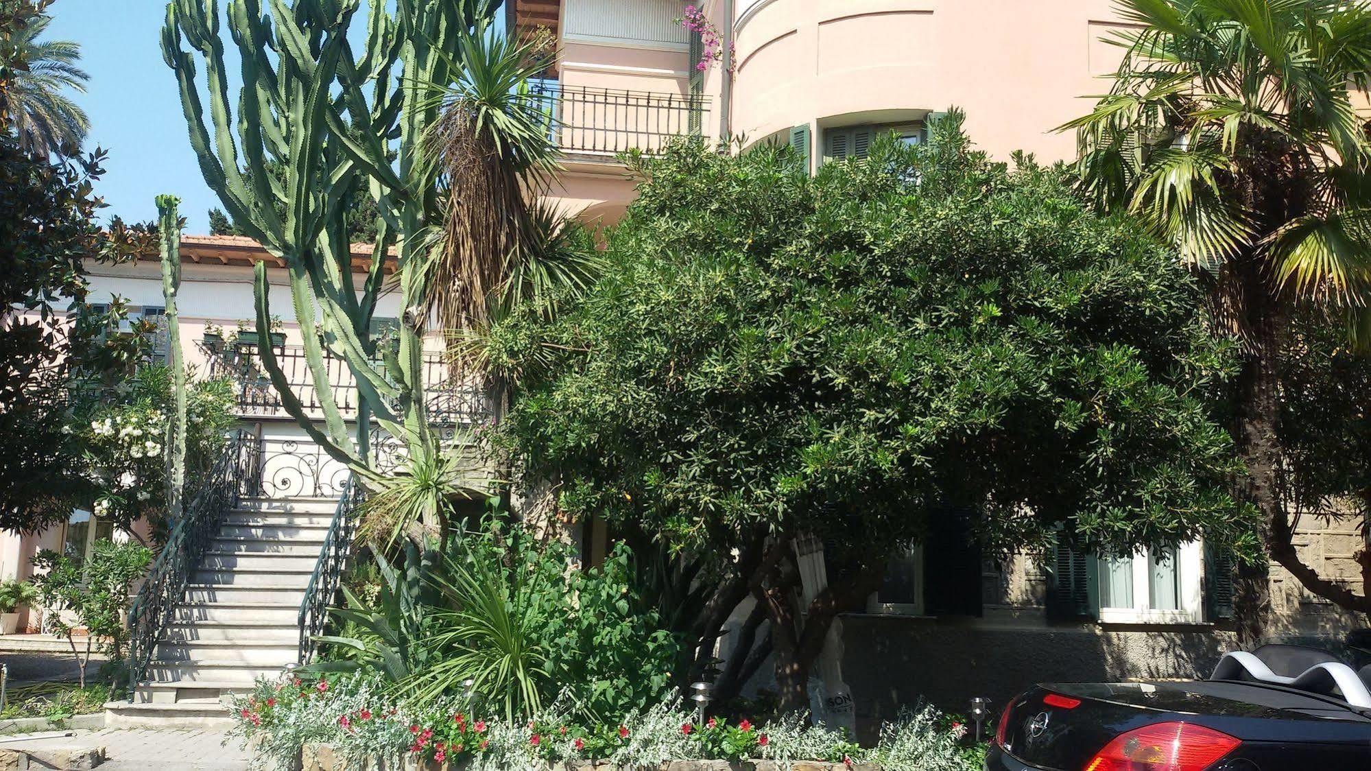 Hotel La Scogliera Bordighera Exterior foto